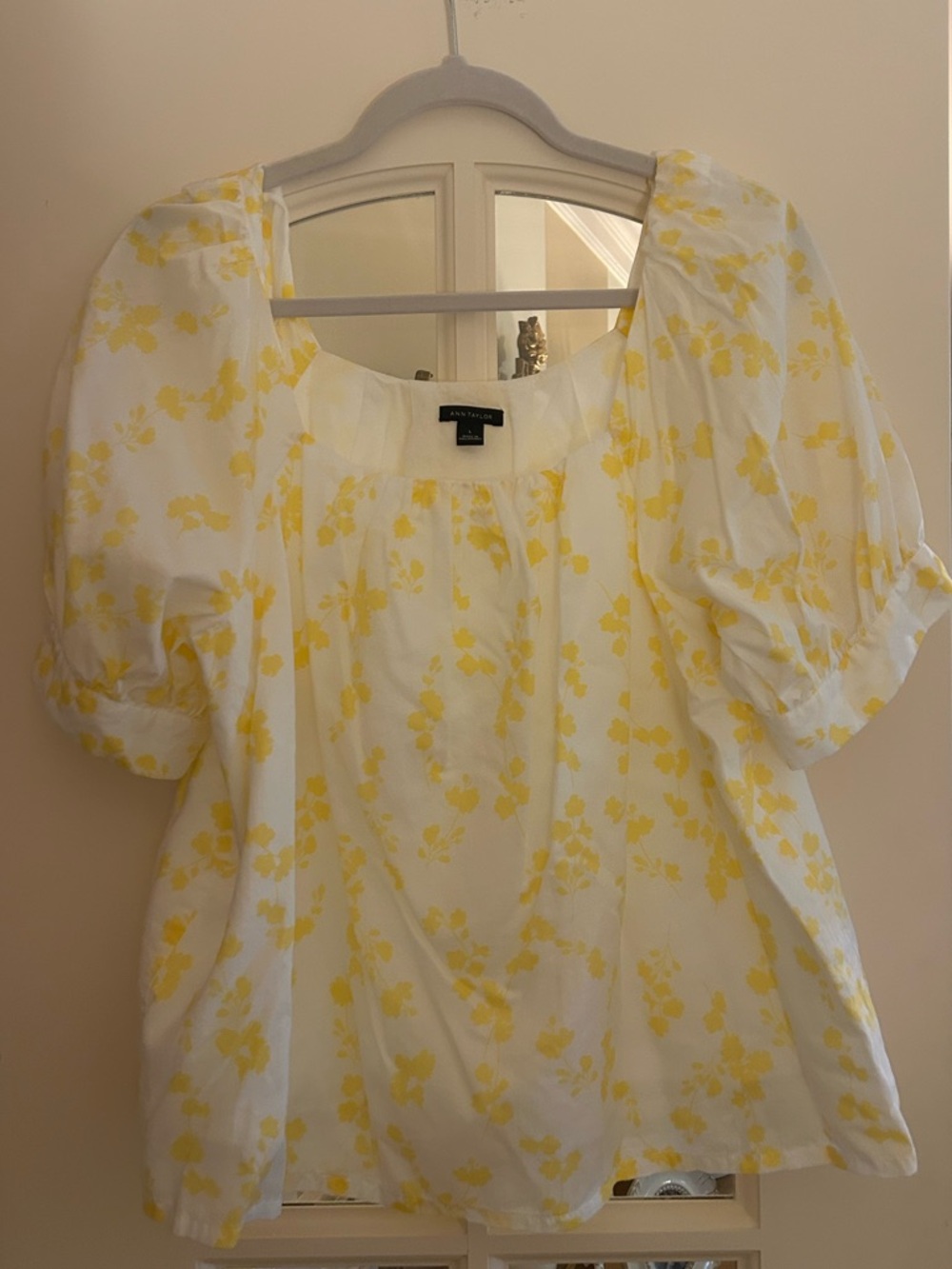 Ann Taylor White and Yellow Floral Puff Sleeve Blouse